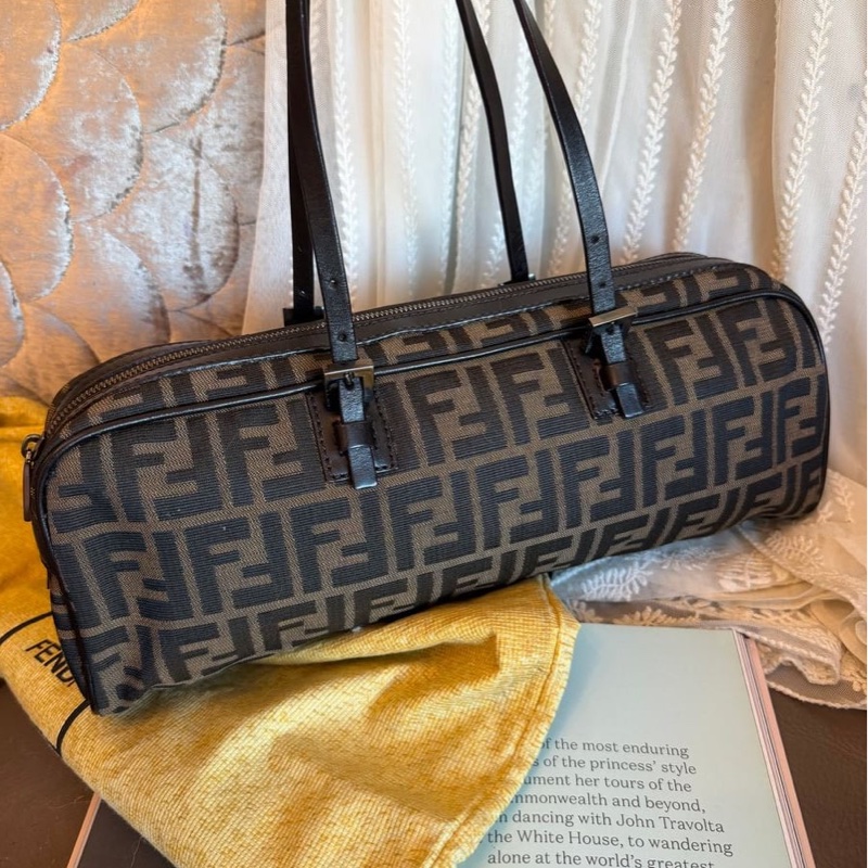 芬迪包 法棍包 法棍 腋下包 手提包 包包  可拆皮革肩帶  肩背包 托特包  中古包 復古包 古董包 托特包 fendi baguette bag-4