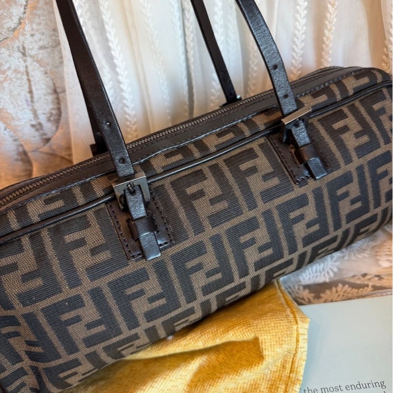 芬迪包 法棍包 法棍 腋下包 手提包 包包  可拆皮革肩帶  肩背包 托特包  中古包 復古包 古董包 托特包 fendi baguette bag-10