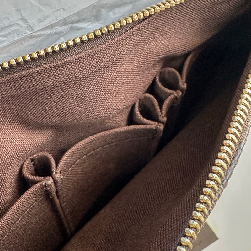 閒置新 LV 路易威登 棕色棋盤格郵  男款 尺寸：36*11*29cm 附件：塵袋。-5