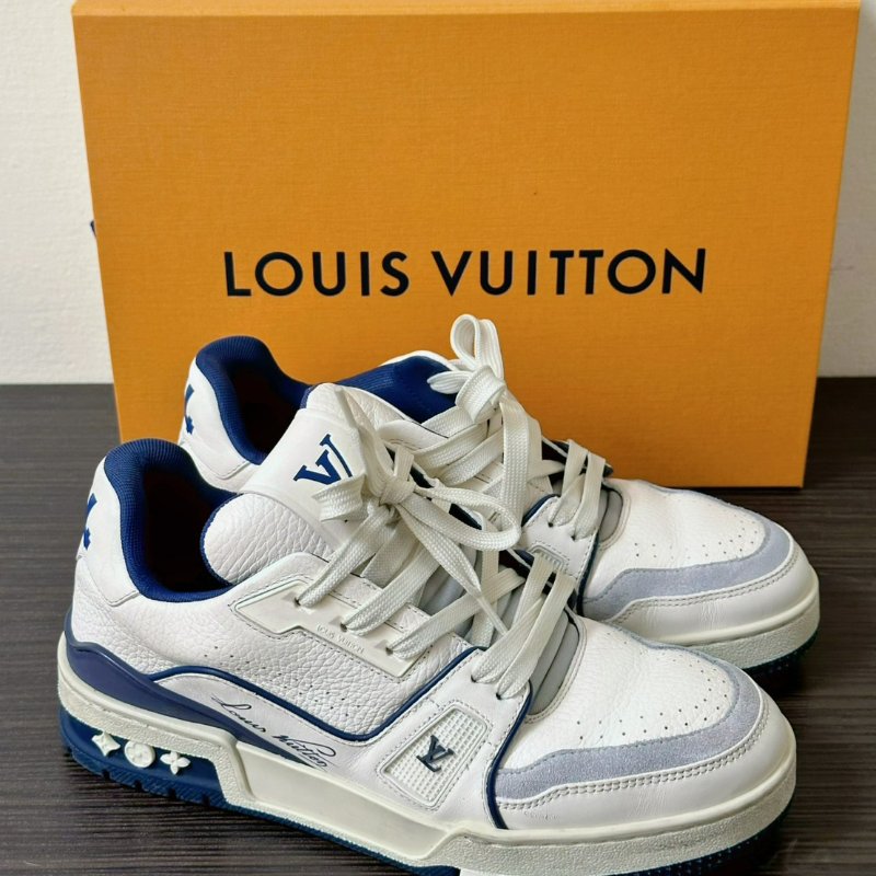 💎Han's house精品服飾💎 Louis Vuitton LV TRAINER 藍白色運動鞋 1ABFAA 八成新-0