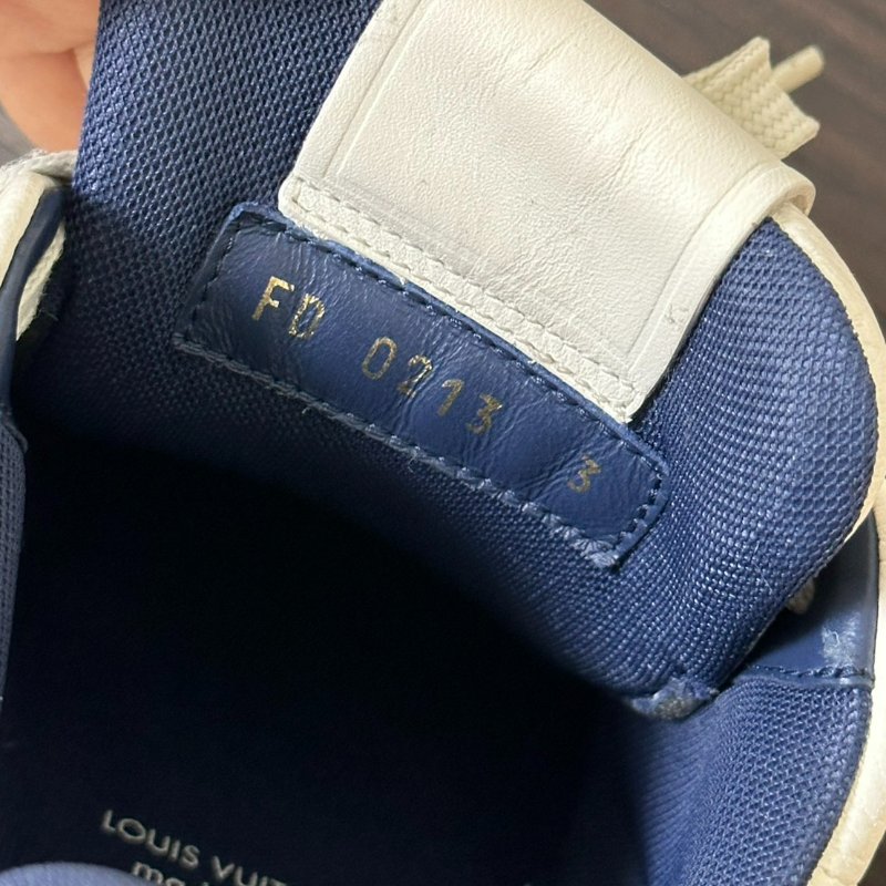 💎Han's house精品服飾💎 Louis Vuitton LV TRAINER 藍白色運動鞋 1ABFAA 八成新-1