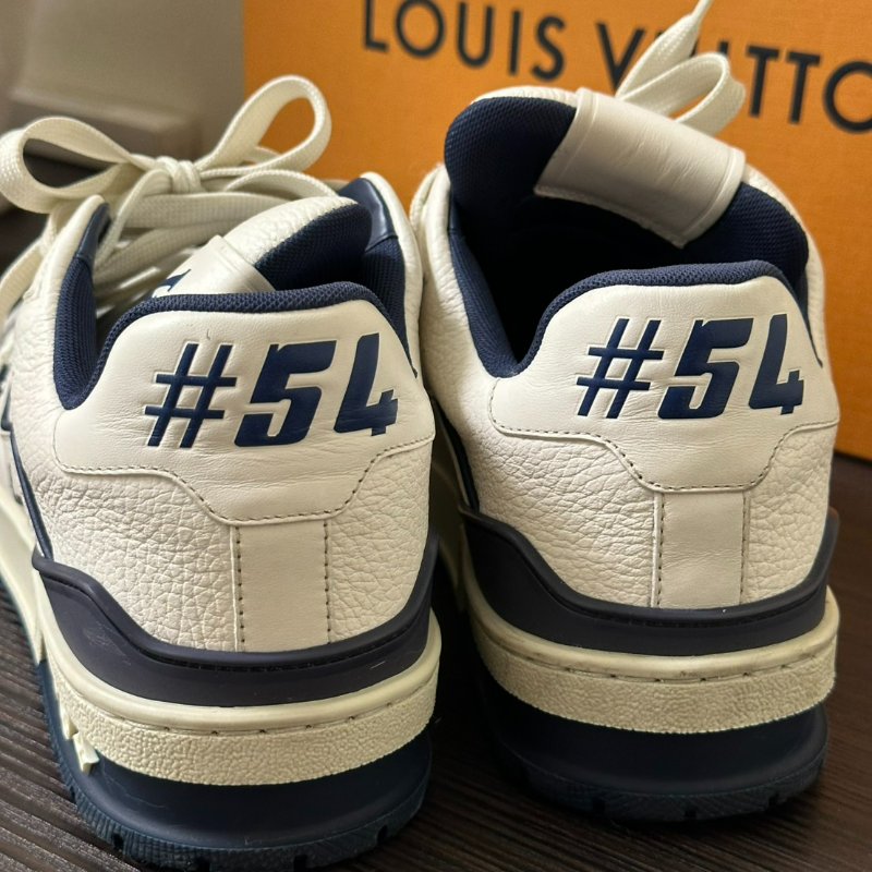 💎Han's house精品服飾💎 Louis Vuitton LV TRAINER 藍白色運動鞋 1ABFAA 八成新-3