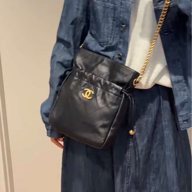 全新全配❤️晶片❤️ 香奈兒 #黑金 #小福袋 #水桶包 #抽繩水桶-1
