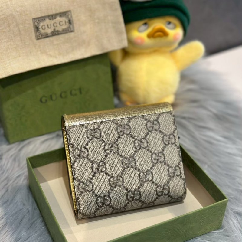 💎Han's house精品服飾💎GUCCI Wallet金扣 短夾 銀色598587-2