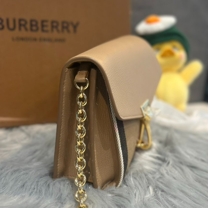 💎Han's house精品服飾💎BURBERRY 格紋棉麻勾釦斜背包-1