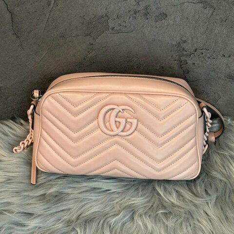 💎Han's house精品服飾💎GUCCI Gg Marmont  中款 相機包粉色