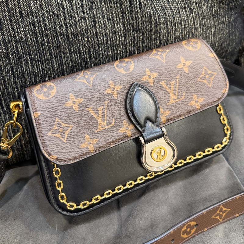 99新全配❤️晶片❤️ lv #老花 #秀款 #郵差包 #法棍包-5