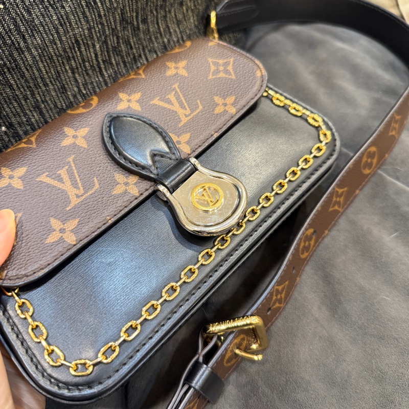 99新全配❤️晶片❤️ lv #老花 #秀款 #郵差包 #法棍包-6
