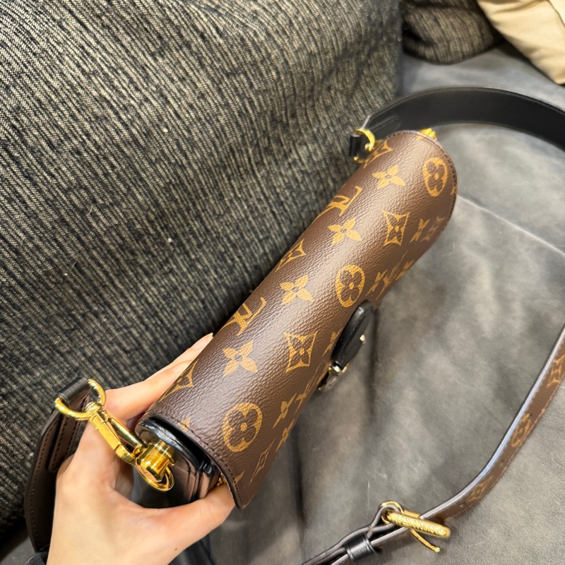 99新全配❤️晶片❤️ lv #老花 #秀款 #郵差包 #法棍包-10