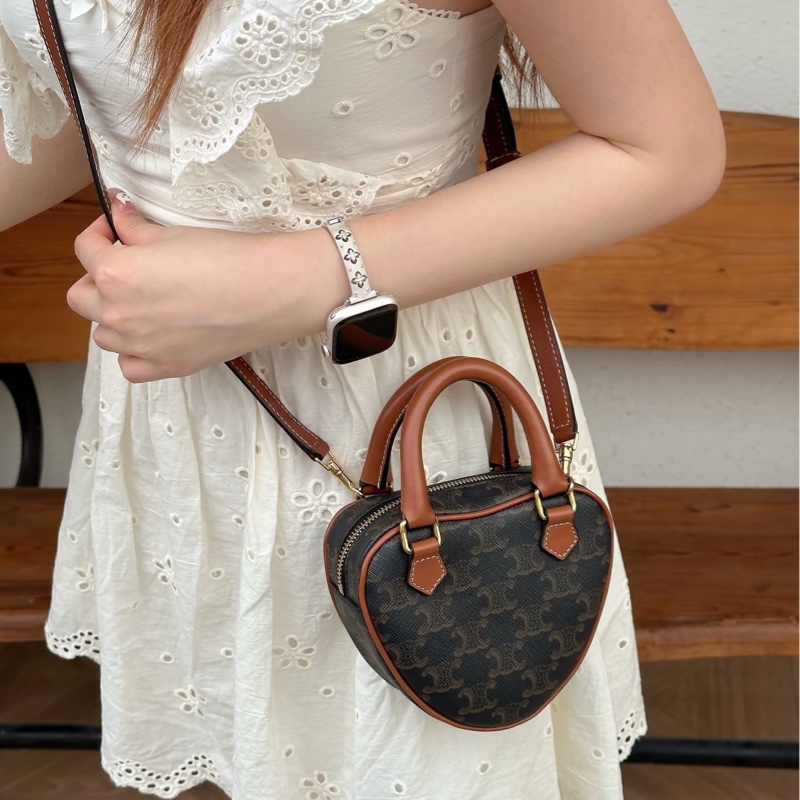 99新🈶台灣購證❤️ celine #老花 #愛心包 #斜背包 #小廢包-0