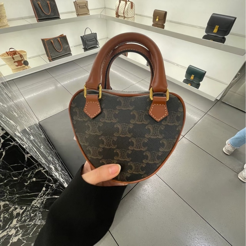 99新🈶台灣購證❤️ celine #老花 #愛心包 #斜背包 #小廢包-1