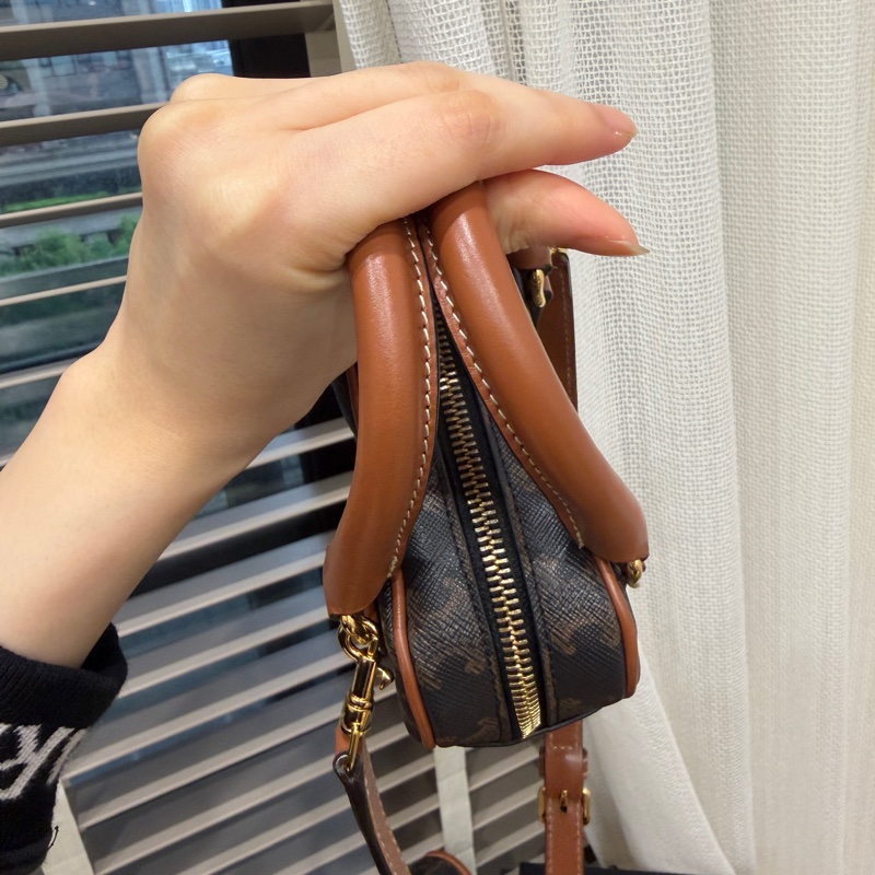 99新🈶台灣購證❤️ celine #老花 #愛心包 #斜背包 #小廢包-10