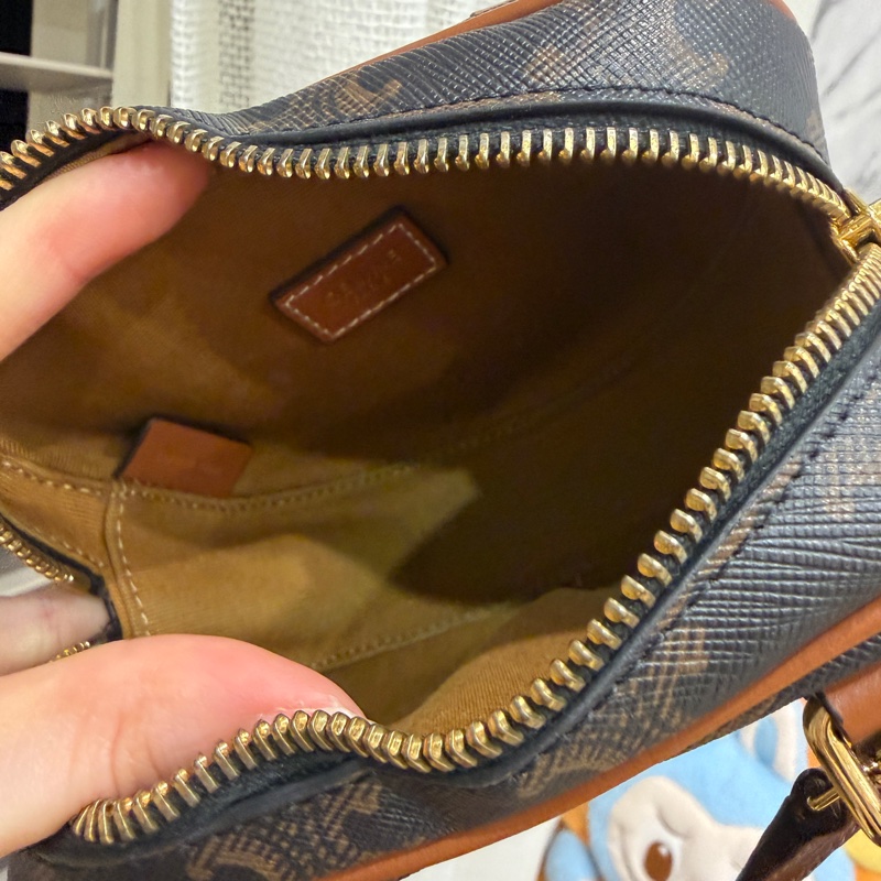 99新🈶台灣購證❤️ celine #老花 #愛心包 #斜背包 #小廢包-16