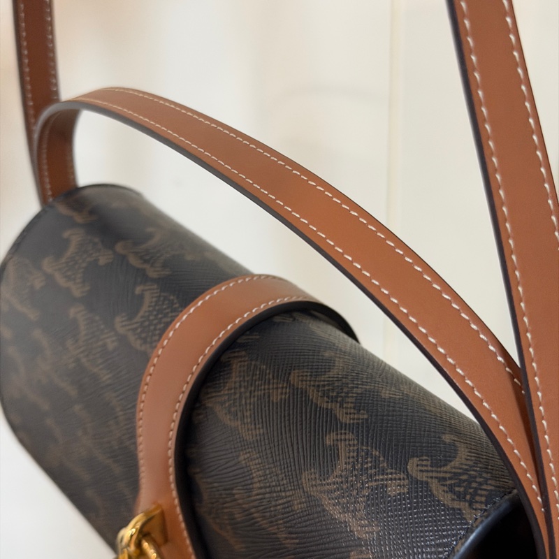 全新全配❤️ celine #老花 #肩背包 #鎖頭腋下包 #lisa同款-8