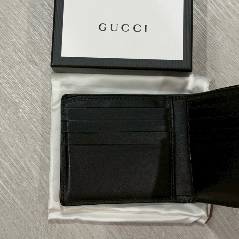 GUCCI黑色雙G壓紋 男短夾-2