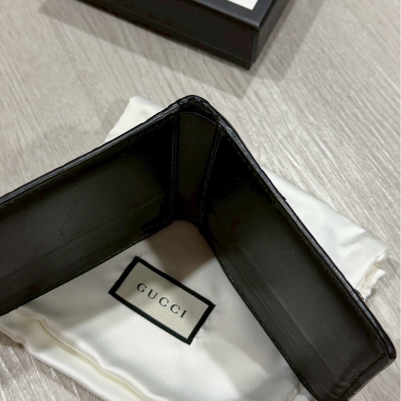 GUCCI黑色雙G壓紋 男短夾-4