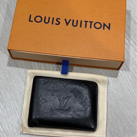 Louis Vuitton黑色壓紋Multiple短夾