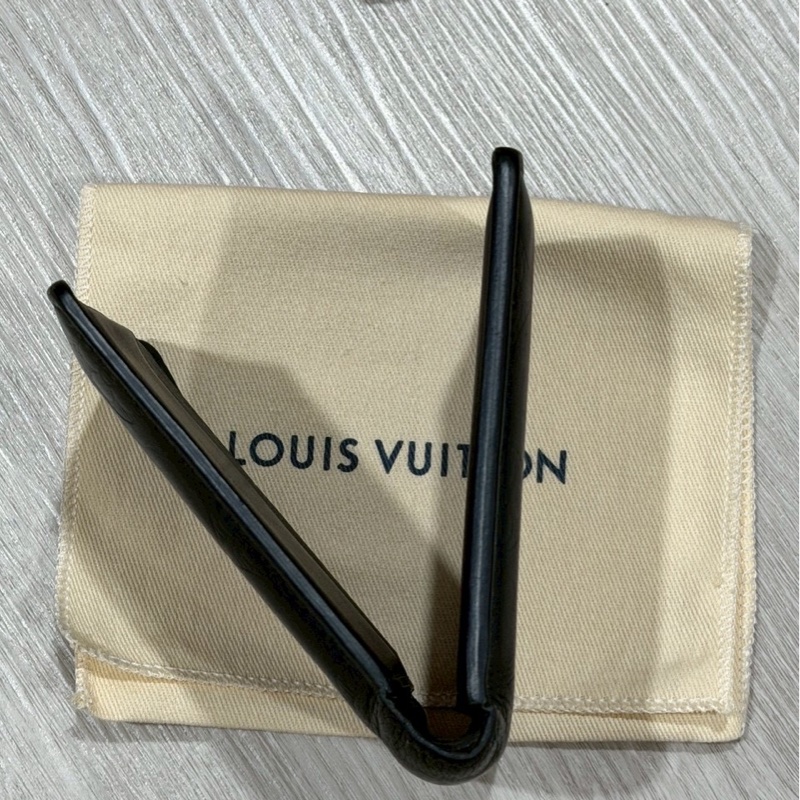 Louis Vuitton黑色壓紋Multiple短夾-9