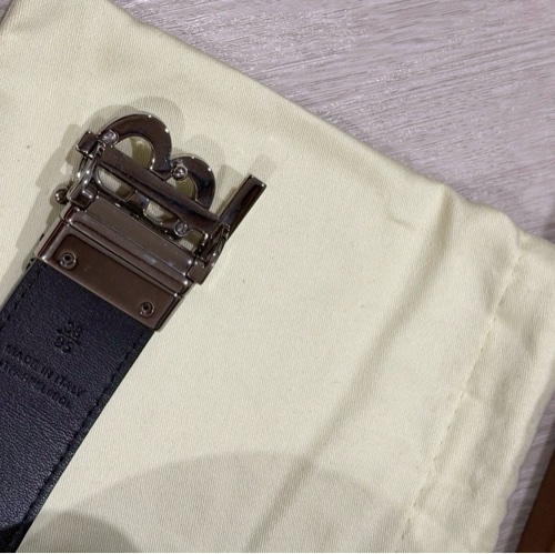 BURBERRY男用雙面皮帶 尺寸95-8