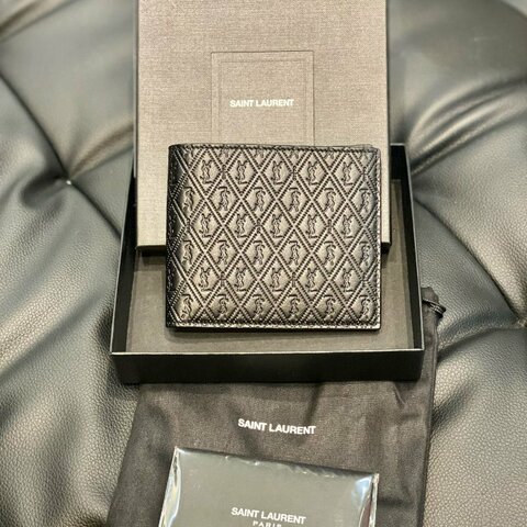 💎Han's house精品服飾💎Saint Laurent YSL 真皮 立體壓印 黑色 短夾