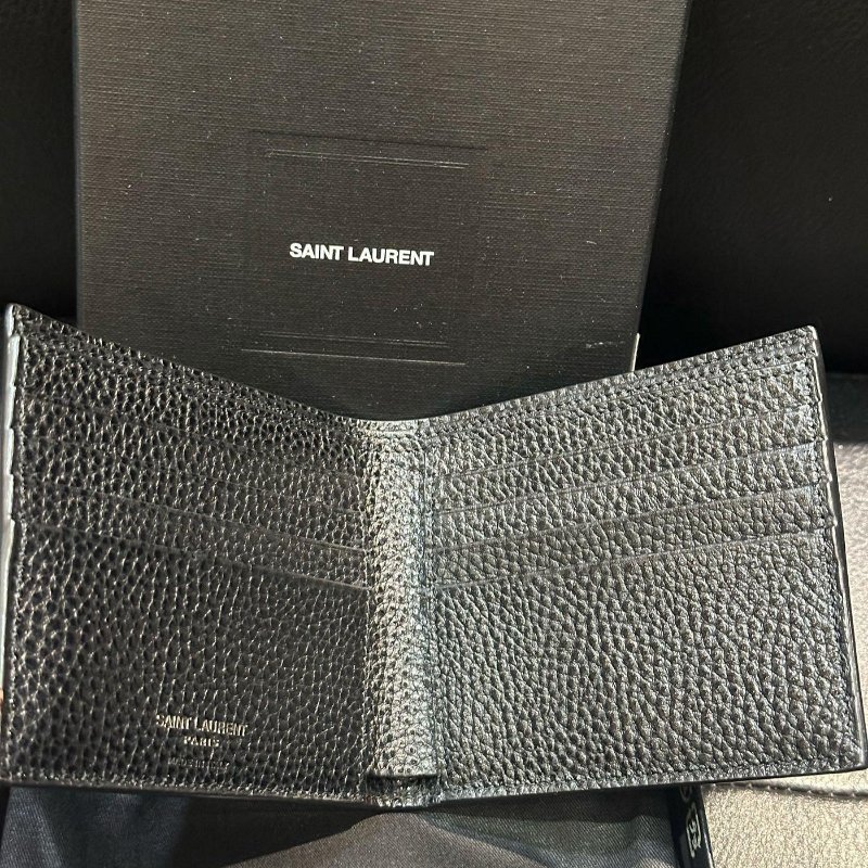 💎Han's house精品服飾💎SAINT LAURENT YSL 小牛皮 荔枝紋 短夾 義大利製 現貨 原價18400-4