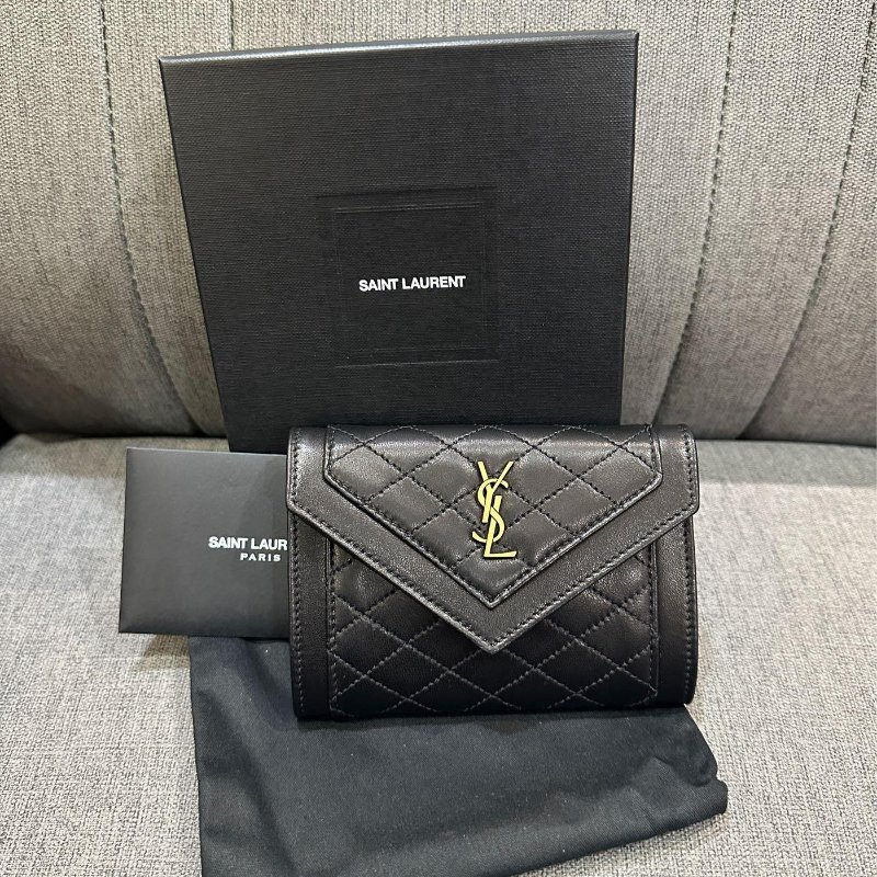 💎Han's house精品服飾💎SAINT LAURENT YSL 信封 卡包 義大利製 現貨 原價23200-0