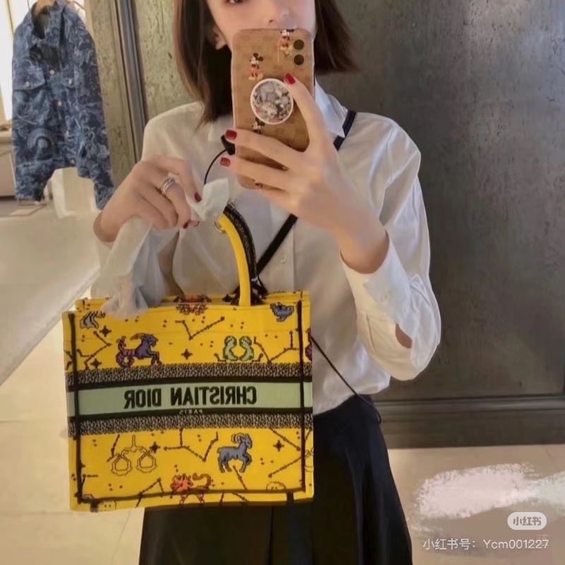 DIOR BookTote 限定星座圖案黃色 刺繡托特包Tote包26*14*21cm 99新配件塵袋吊牌-1