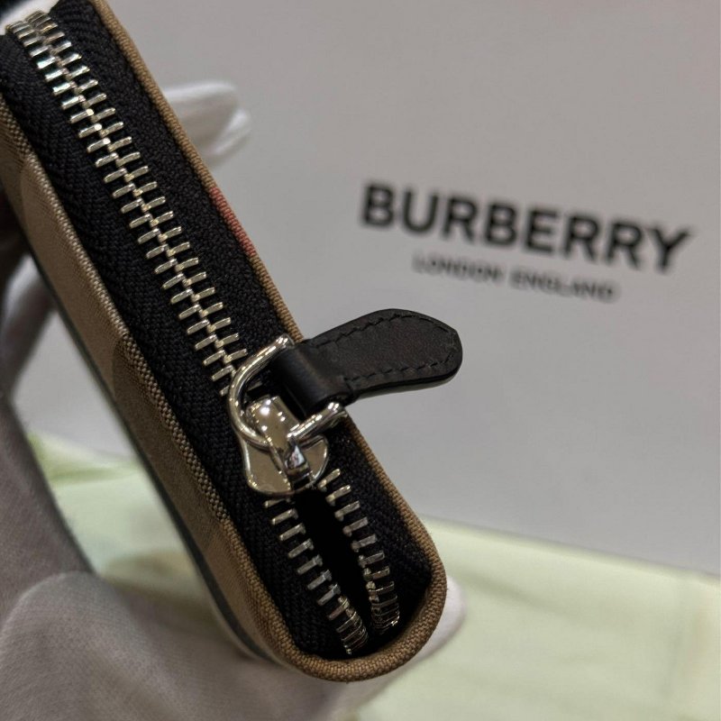 💎Han's house精品服飾💎Burberry 格紋 拉鍊 長夾-4