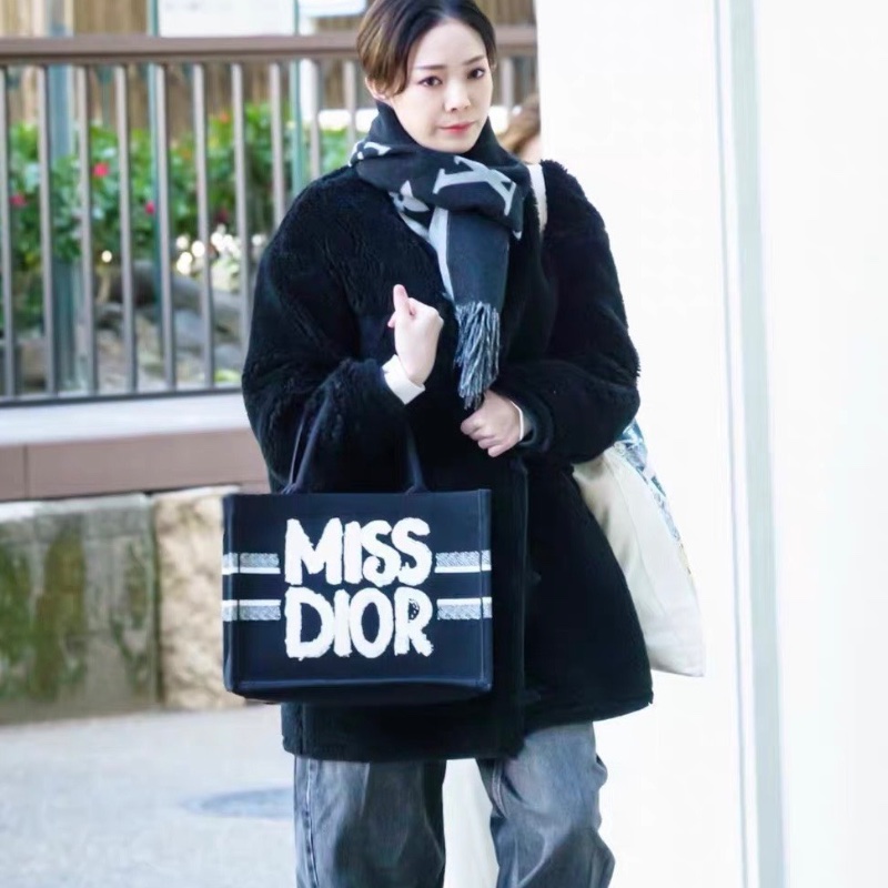 Dior Miss Dior Graffiti托特包小號 黑色 白色刺繡款26 × 22 × 14 99新配件塵袋-0