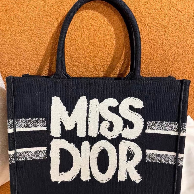 Dior Miss Dior Graffiti托特包小號 黑色 白色刺繡款26 × 22 × 14 99新配件塵袋-2