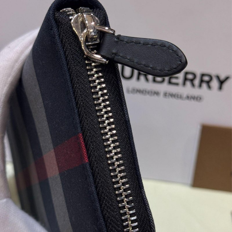 💎Han's house精品服飾💎Burberry 格紋 拉鍊 長夾-4