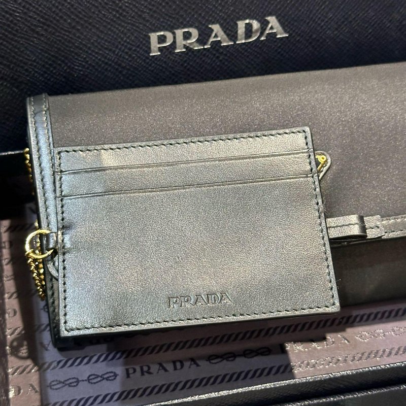 💎Han's house精品服飾💎PRADA 三角鐵牌 尼龍 牛皮 零錢袋 長夾-4