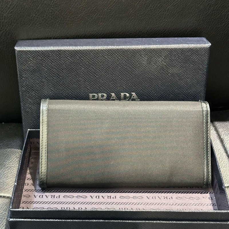 💎Han's house精品服飾💎PRADA 三角鐵牌 尼龍 牛皮 零錢袋 長夾-8