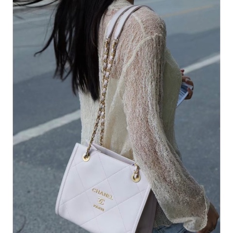 CHANEL 粉色金扣方格 托特包23*21*12 98新配件塵袋