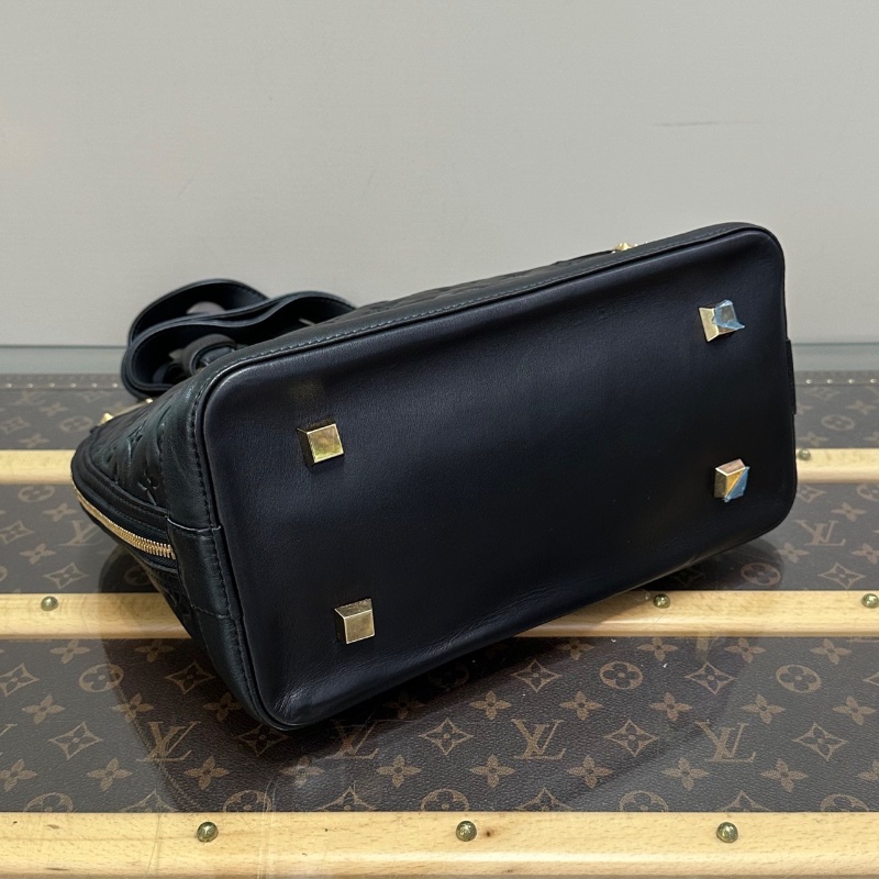 LV 限定款黑金壓花卯釘手提貝殼包29.5*24*15.5 98新配件塵袋 包撐-3