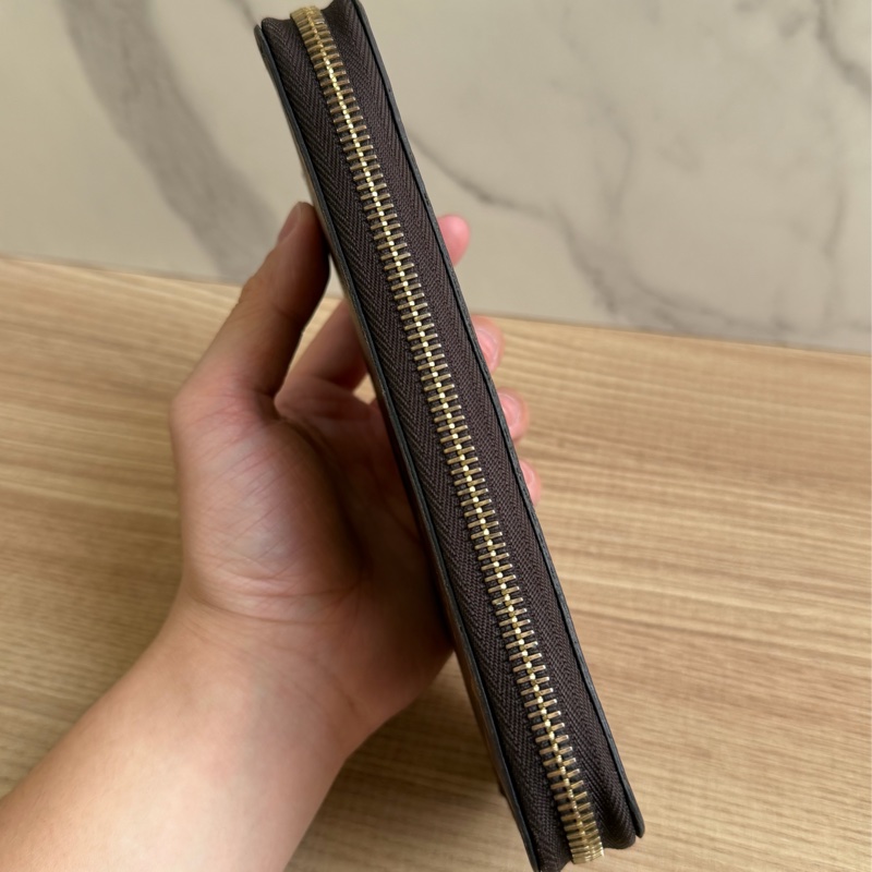 LV 老花ㄇ拉長夾-2