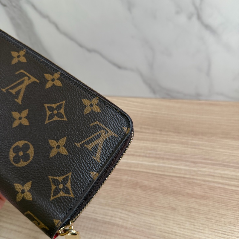 LV 老花ㄇ拉長夾-6