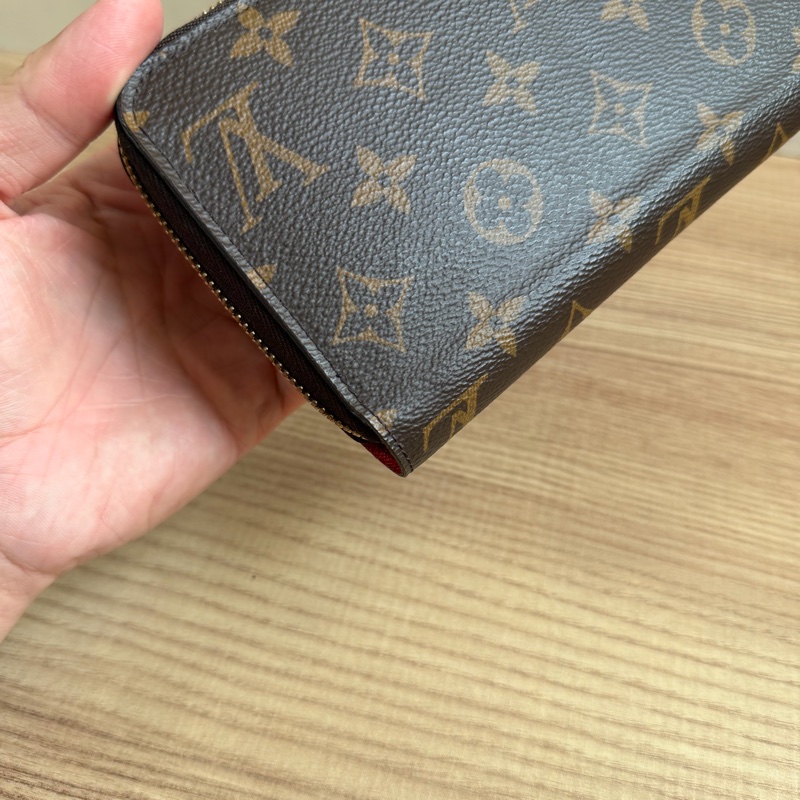 LV 老花ㄇ拉長夾-9