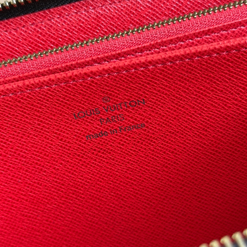 LV 老花ㄇ拉長夾-16