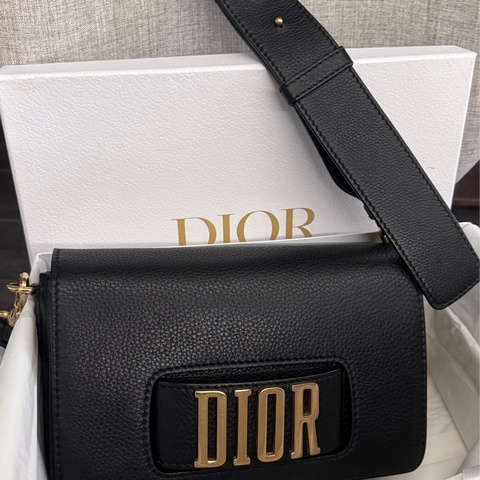 近全新 Dior 迪奧中號黃金尺寸 黑色立體復古金logo 荔枝牛皮肩背斜背包