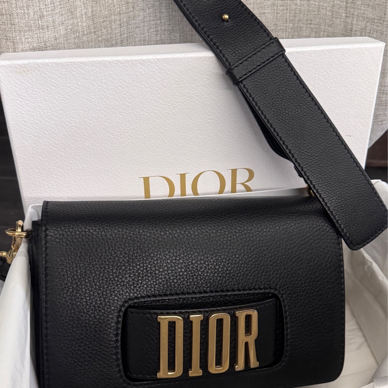 近全新 Dior 迪奧中號黃金尺寸 黑色立體復古金logo 荔枝牛皮肩背斜背包-0