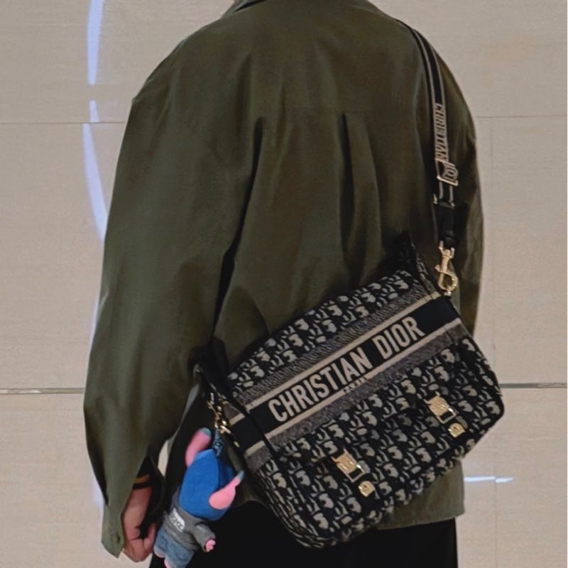 Dior經典緹花郵差包（台灣專櫃購入）目前原價13萬5000-2