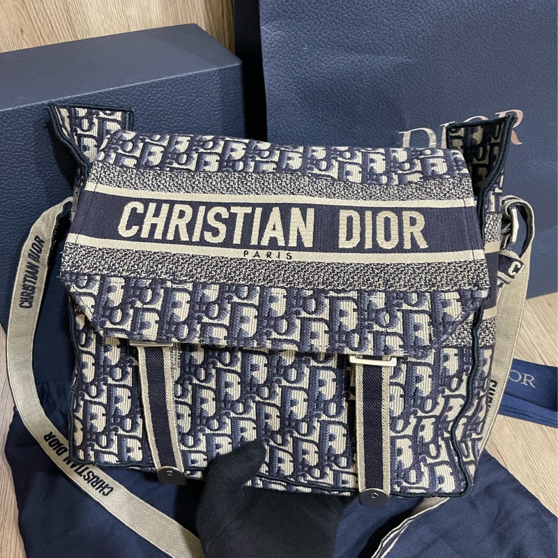 Dior經典緹花郵差包（台灣專櫃購入）目前原價13萬5000-10