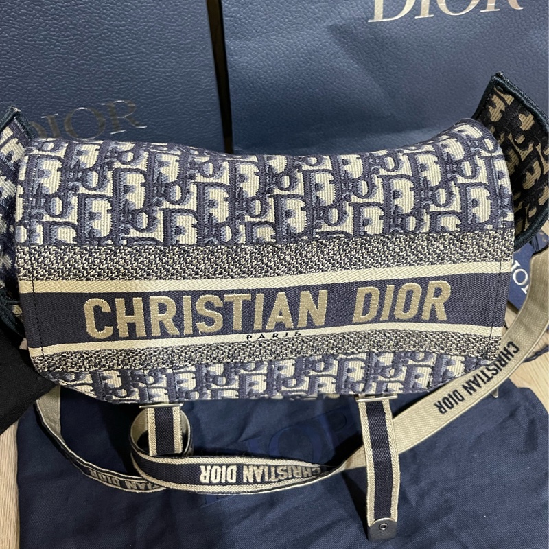 Dior經典緹花郵差包（台灣專櫃購入）目前原價13萬5000-11