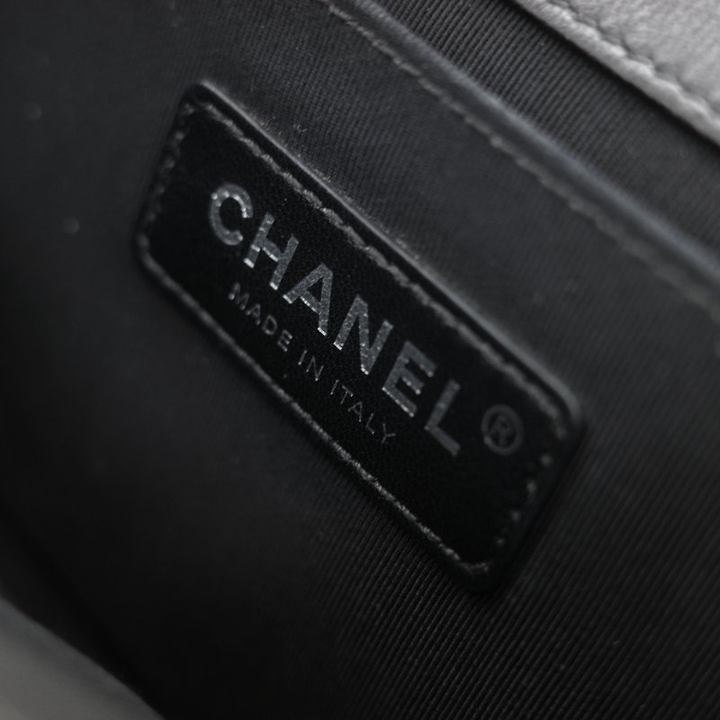 Chanel 香奈兒 Boy Chanel 25 黑色 菱格紋 牛皮 黑銀 中型皮穿鏈肩背包-28