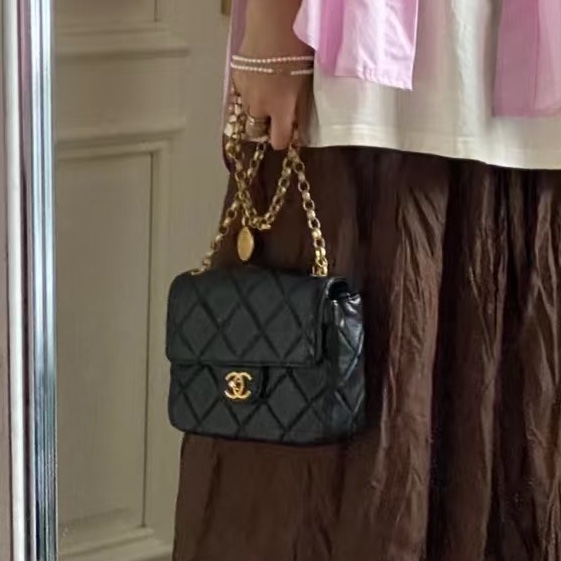 #CHANEL香奈兒CF黑金全皮菱格珍珠鍊條方胖子 芯片 尺寸 20×15 附件防塵袋 發票盒子-2