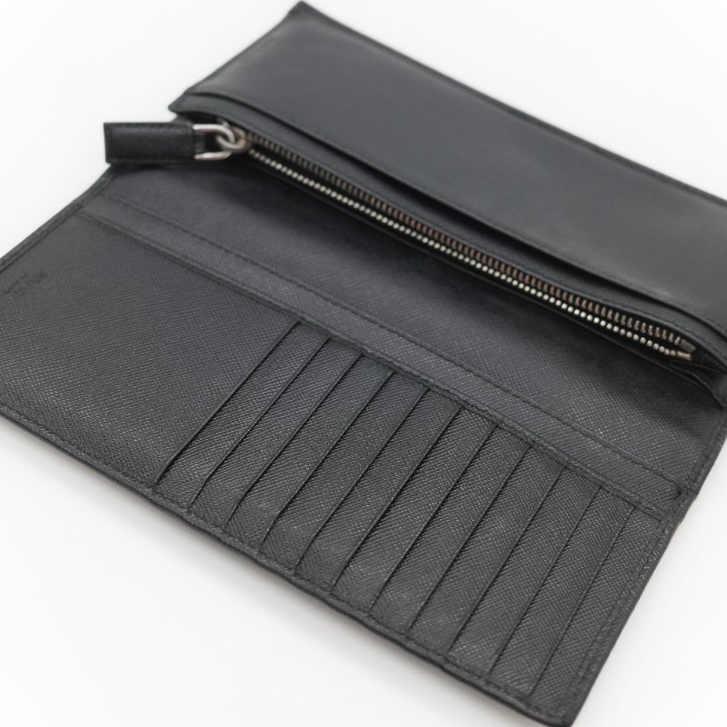 Prada 普拉達 Saffiano 黑色防刮牛皮長款對折錢包-24