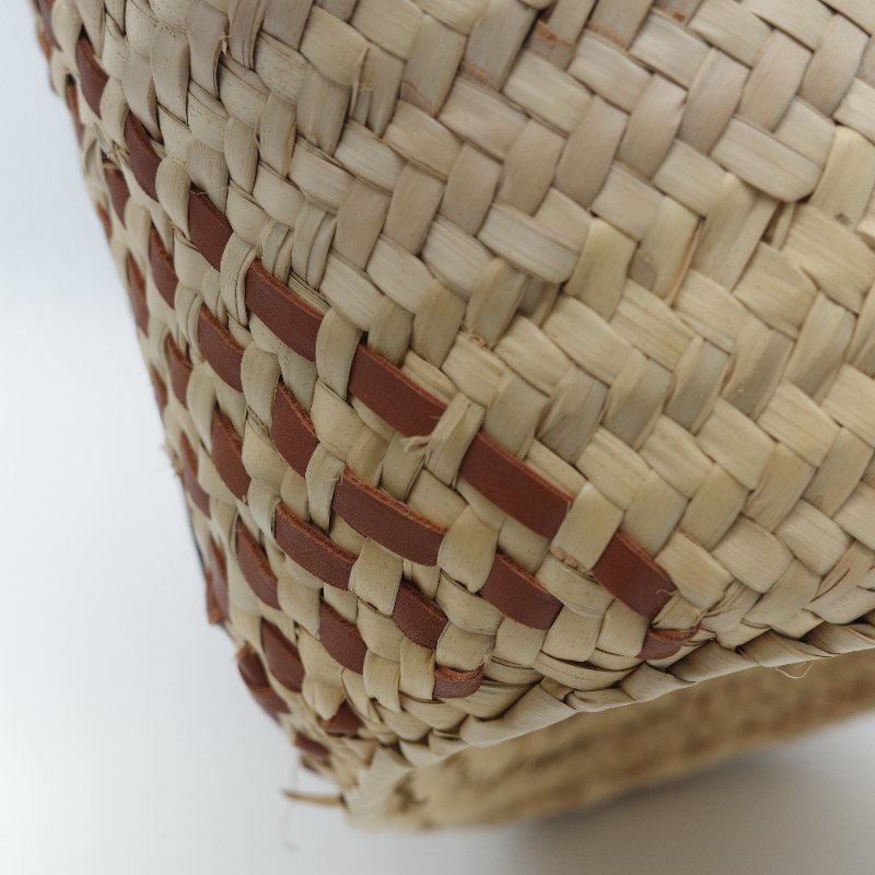 Loewe 羅威 Basket 雙色拼接原色棕櫚葉 小牛皮 中型編織手包-13