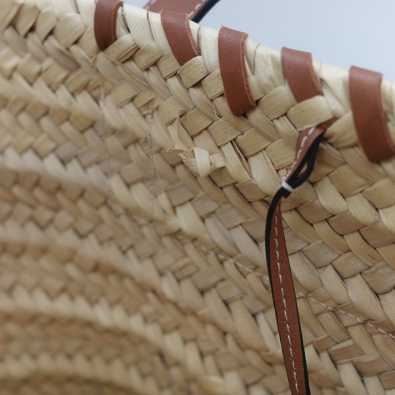 Loewe 羅威 Basket 雙色拼接原色棕櫚葉 小牛皮 中型編織手包-21