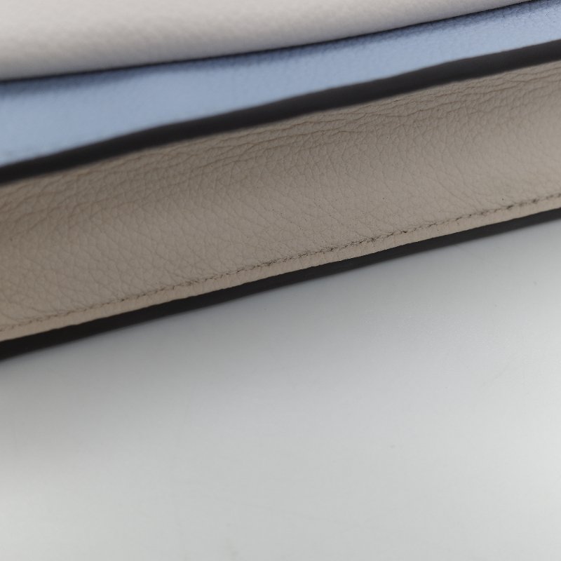 Louis Vuitton 路易威登 MyLockme 藍白雙色 小牛皮金屬鍊帶 翻蓋信封包-9